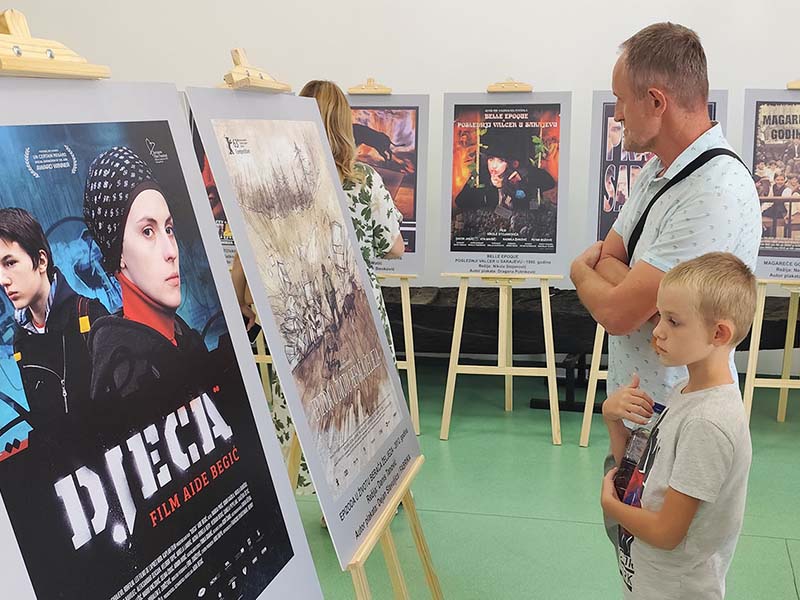 U Brčkom postavljena izložba plakata bh. filmova u Muzeju Brčko distrikta BiH